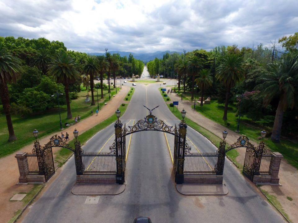 Departamento A 100mts De Portones Del Parque Apartment Mendoza